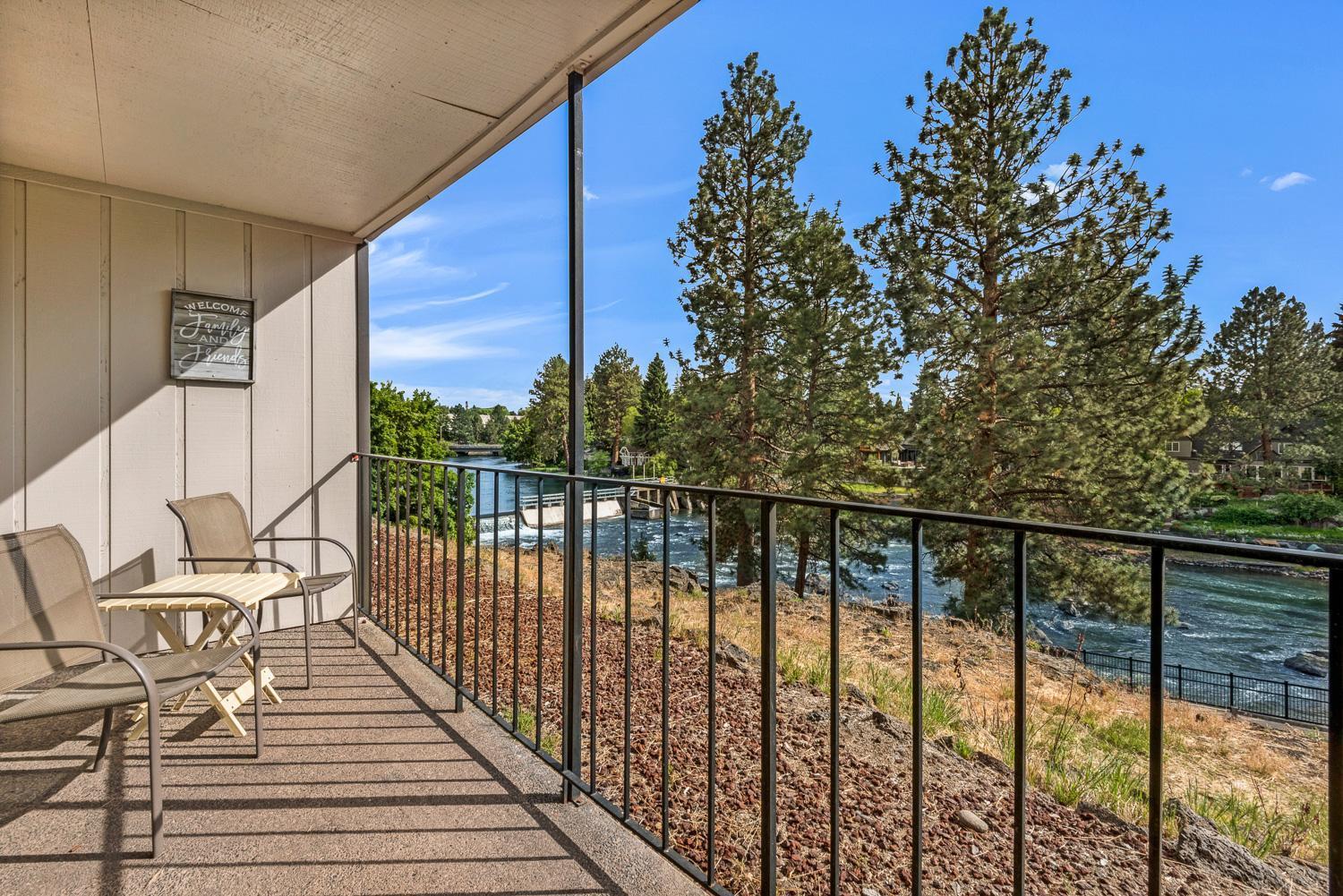 Bend Riverside Condos Near Downtown Bend Bilik gambar